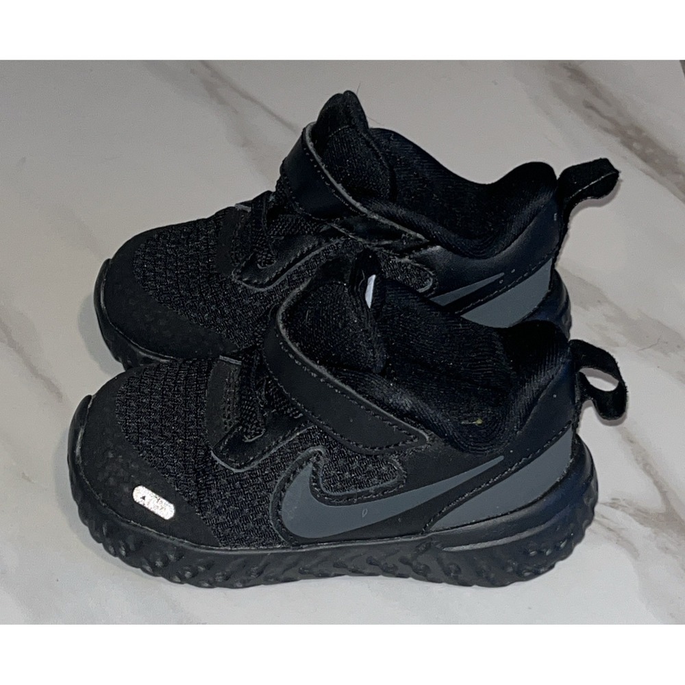 Nike Air Revolution 5 Toddler Shoes Size 5C Black Hook Loop BQ5673-001 Sneakers